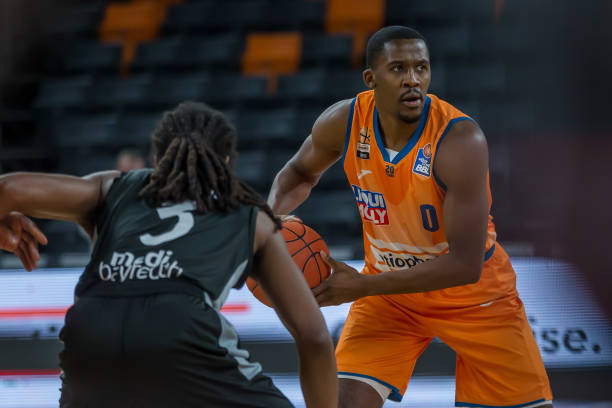 韦德等年轻 韦德等年轻