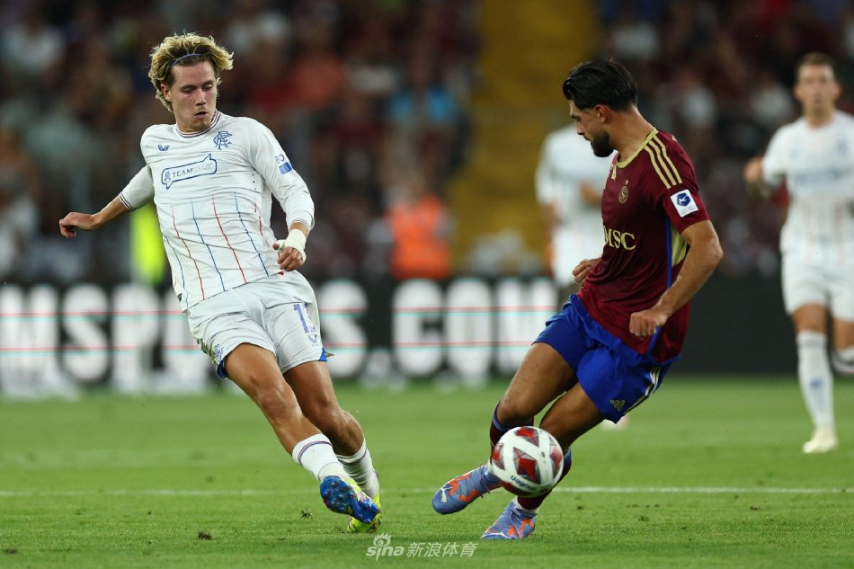 高调亮相 高调亮相